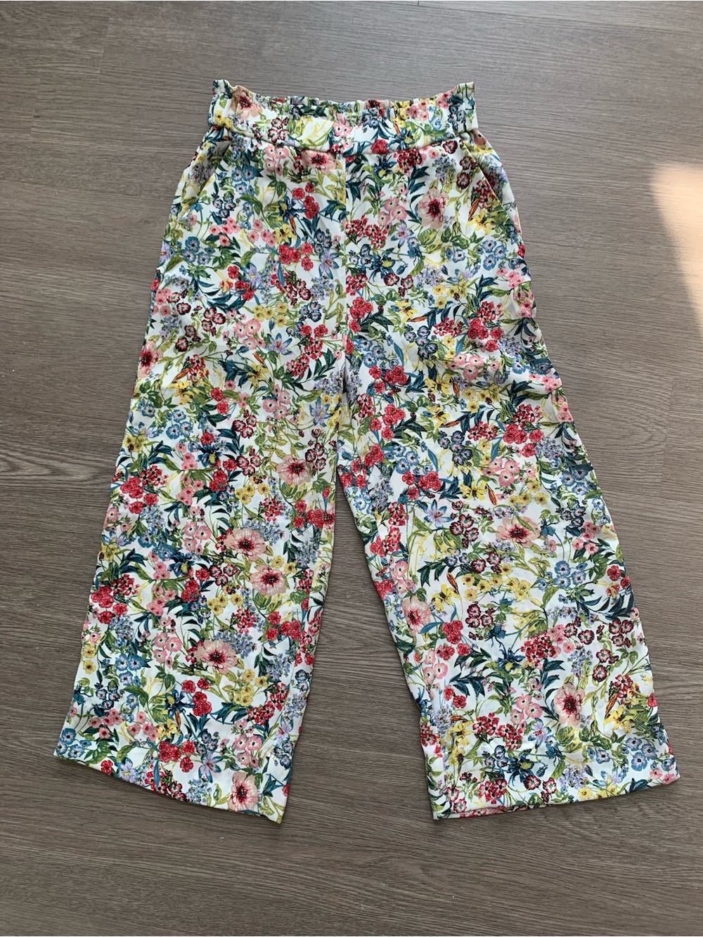 H&M Wide Leg Floral Crop Pants